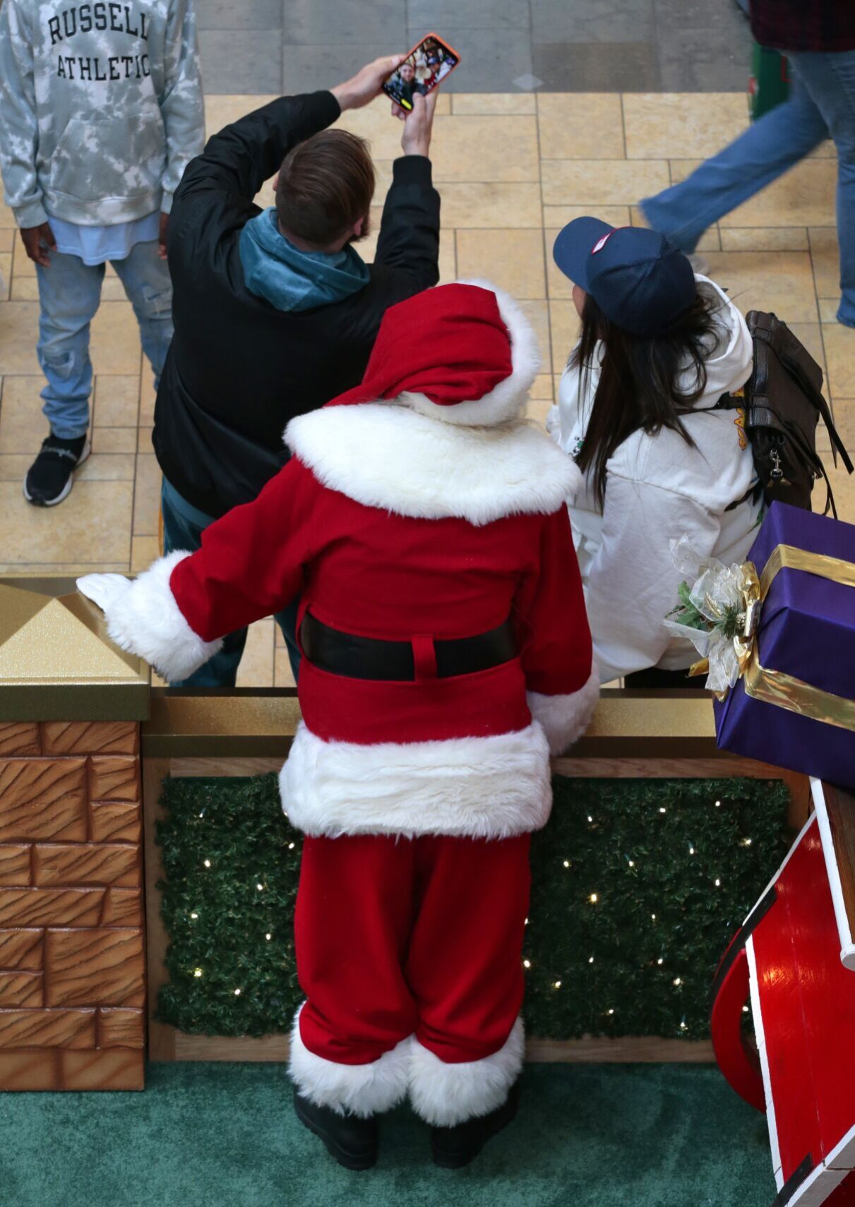 Black Friday shoppers out in St. Louis